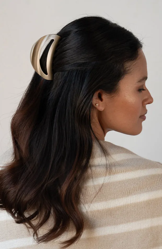 Belle Cutout Curve Claw Clip