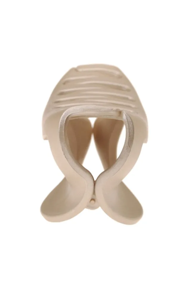 Belle Large Cutout Curve Claw Clip
